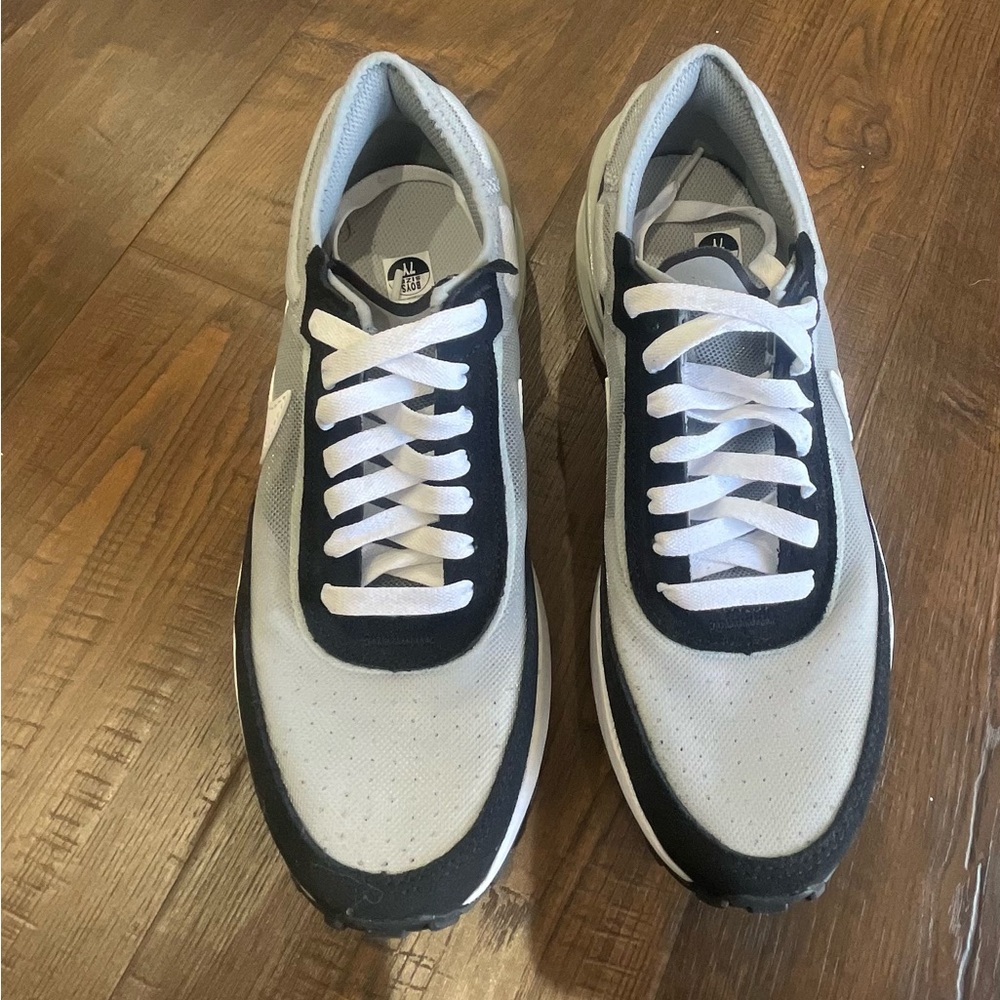 Brand New Nike (unisex)